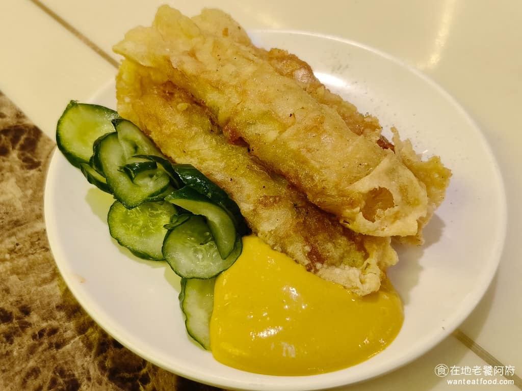 台北東一排骨總店 台北東一排骨總店菜單 台北東一排骨總店推薦 中正區美食 中正美食 西門美食 炸蝦捲 炸蝦捲也是很多人會點的，但炸粉口感偏硬，內餡還算紮實，蝦味偏淡，整體表現中規中矩。 @在地老饕阿府