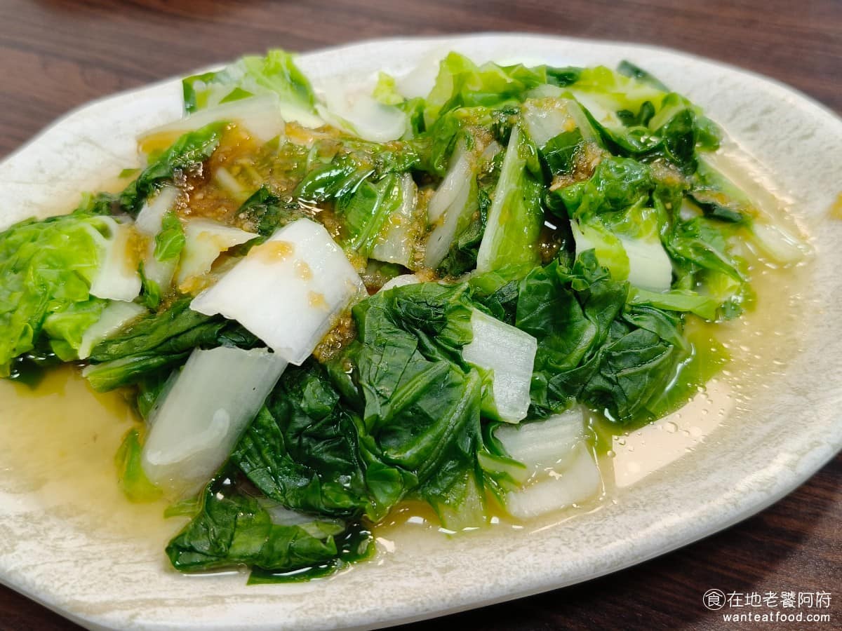 簡記排骨酥麵 簡記排骨酥麵菜單 簡記排骨酥麵推薦 北投區美食 北投美食 燙青菜 完全是清燙的,上面加了一些蒜蓉醬油,吃起來不油膩,還算清爽。 @在地老饕阿府