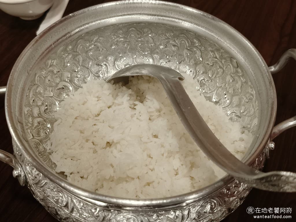 泰廚鄉 泰廚鄉菜單 泰廚鄉推薦 內湖區美食 內湖美食 西湖美食 泰式料理 椒麻雞 月亮蝦餅 使用的米是圓米不是長米 @在地老饕阿府