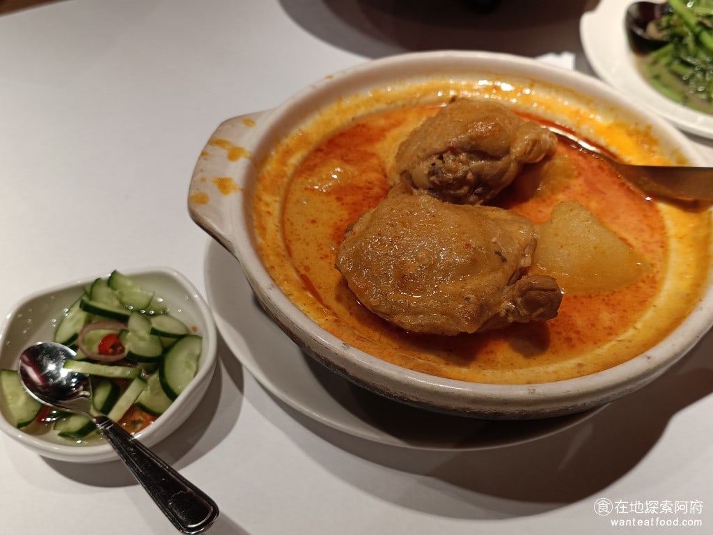 瓦城泰國料理 美麗華店 中山區美食 劍南路站美食 泰式料理 泰式咖哩雞 這一道是瓦城的招牌菜之一，咖哩帶一點微辣，吃起來非常下飯，非常推薦點這道。裡面的雞肉也非常軟嫩，一咬就爛。 @在地老饕阿府