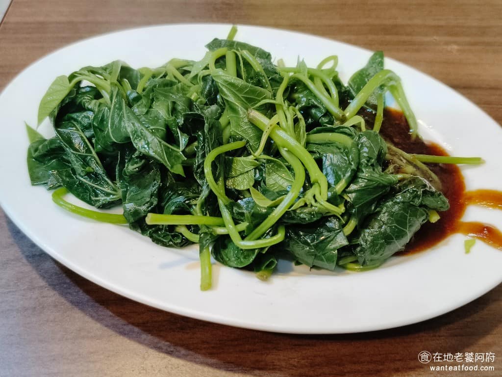 老程麵店 老程麵店菜單 老程麵店推薦 大同區美食 大同美食 台灣小吃 醡醬麵 燙青菜 燙得剛好還帶點脆度,醬油膏放在旁邊,讓客人自己沾,不會直接澆在菜上,這樣比較不會太鹹。 @在地老饕阿府