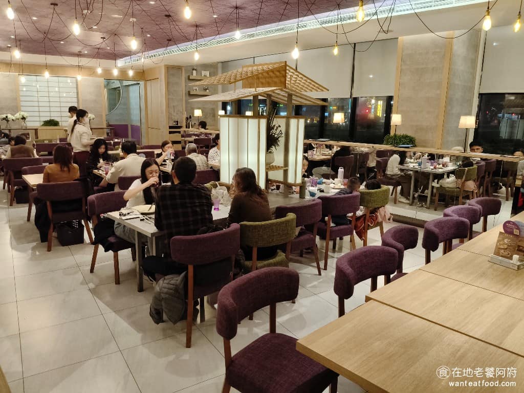 陶板屋台北復興北店 陶板屋台北復興北店菜單 陶板屋台北復興北店推薦 松山區美食 松山美食 王品集團對服務品質很重視，從餐具擺設，到人員訓練，都有標準流程。陶板屋定位在中價位排餐，價格比王品牛排親民，在集團旗下各品牌中，算是 CP 值高的選擇。 @在地老饕阿府