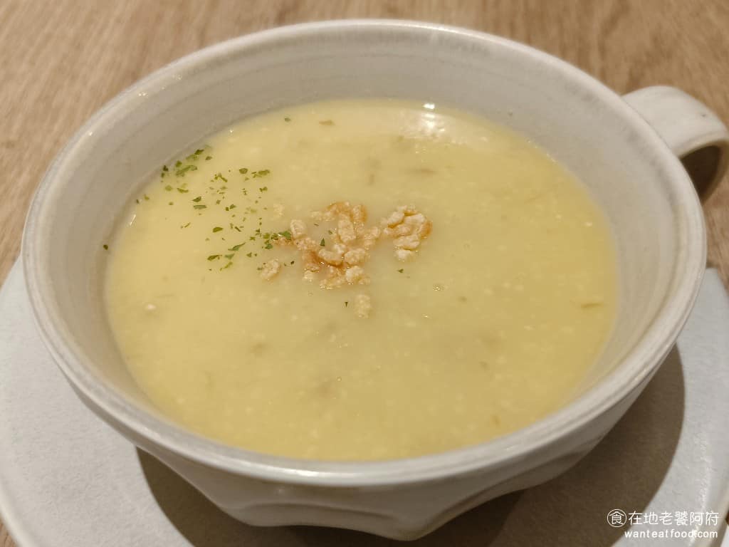 陶板屋台北復興北店 陶板屋台北復興北店菜單 陶板屋台北復興北店推薦 松山區美食 松山美食 雞肉庫斯玉米濃湯 喝得到濃濃的奶油味，以及雞肉的肉鮮味，調味也不會偏鹹，走的也是清淡路線。 @在地老饕阿府