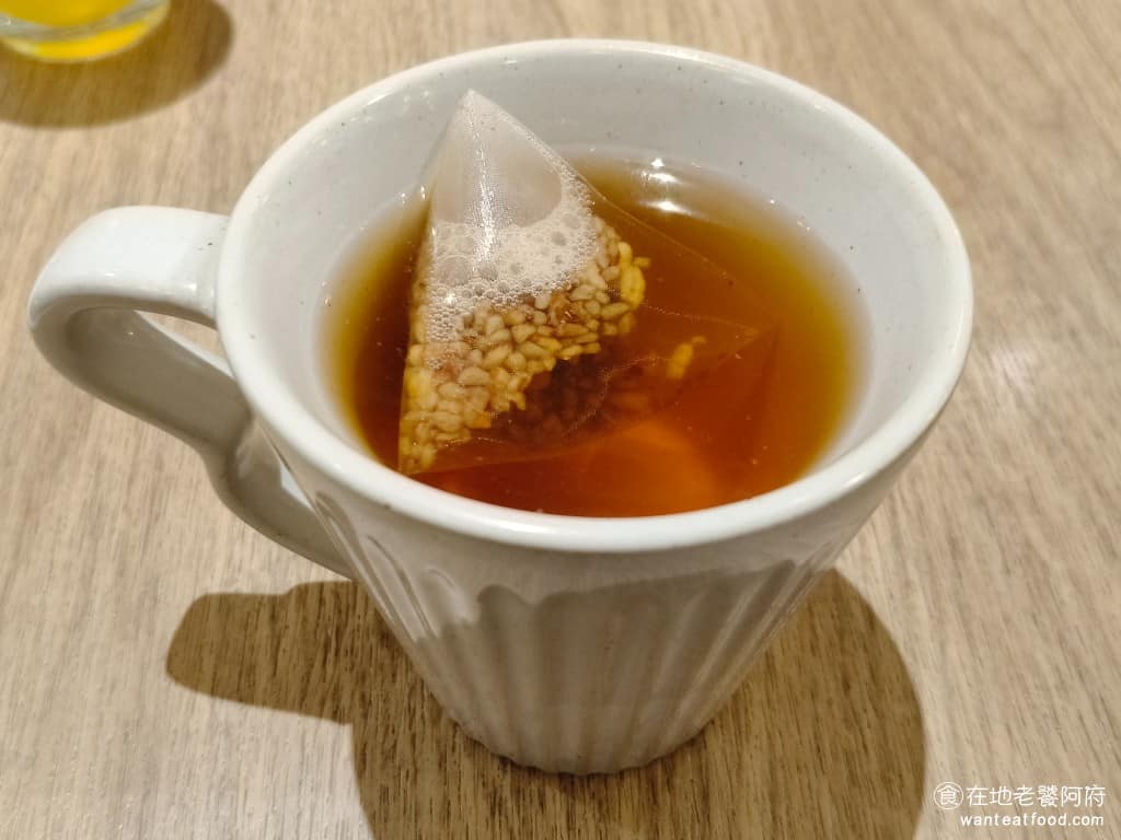 陶板屋台北復興北店 陶板屋台北復興北店菜單 陶板屋台北復興北店推薦 松山區美食 松山美食 穀物國寶茶 茶香味非常重，還喝得到淡淡的穀物香味，飯後來一杯熱茶，非常解膩。 @在地老饕阿府