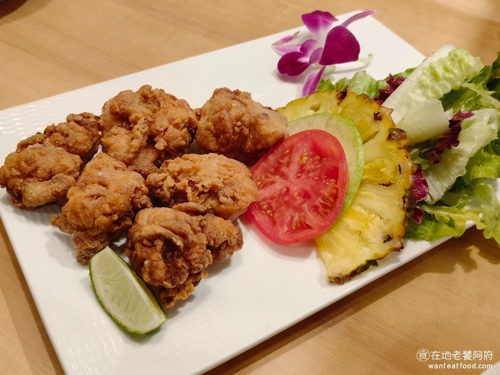 La Ohana LaLaport南港店 LaLaport南港店菜單 LaLaport南港店推薦 夏威夷炸雞 裡面的雞肉肉質很軟、鹹味夠，外皮炸得酥脆，只不過是一般的炸雞，沒有特別的夏威夷風味。 @在地老饕阿府