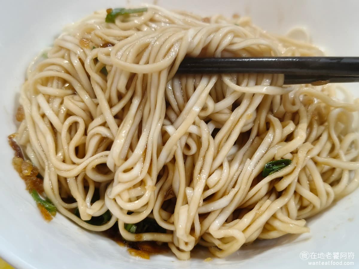 大陳記古早味麵店 大陳記古早味麵店菜單 大陳記古早味麵店推薦 內湖區美食 內湖美食 港墘美食 味道很簡單，但每次吃都吃得很順口，是個人很喜歡的餐點，比起意麵，醋麵因為沒有肉燥，所以完全不油膩 @在地老饕阿府