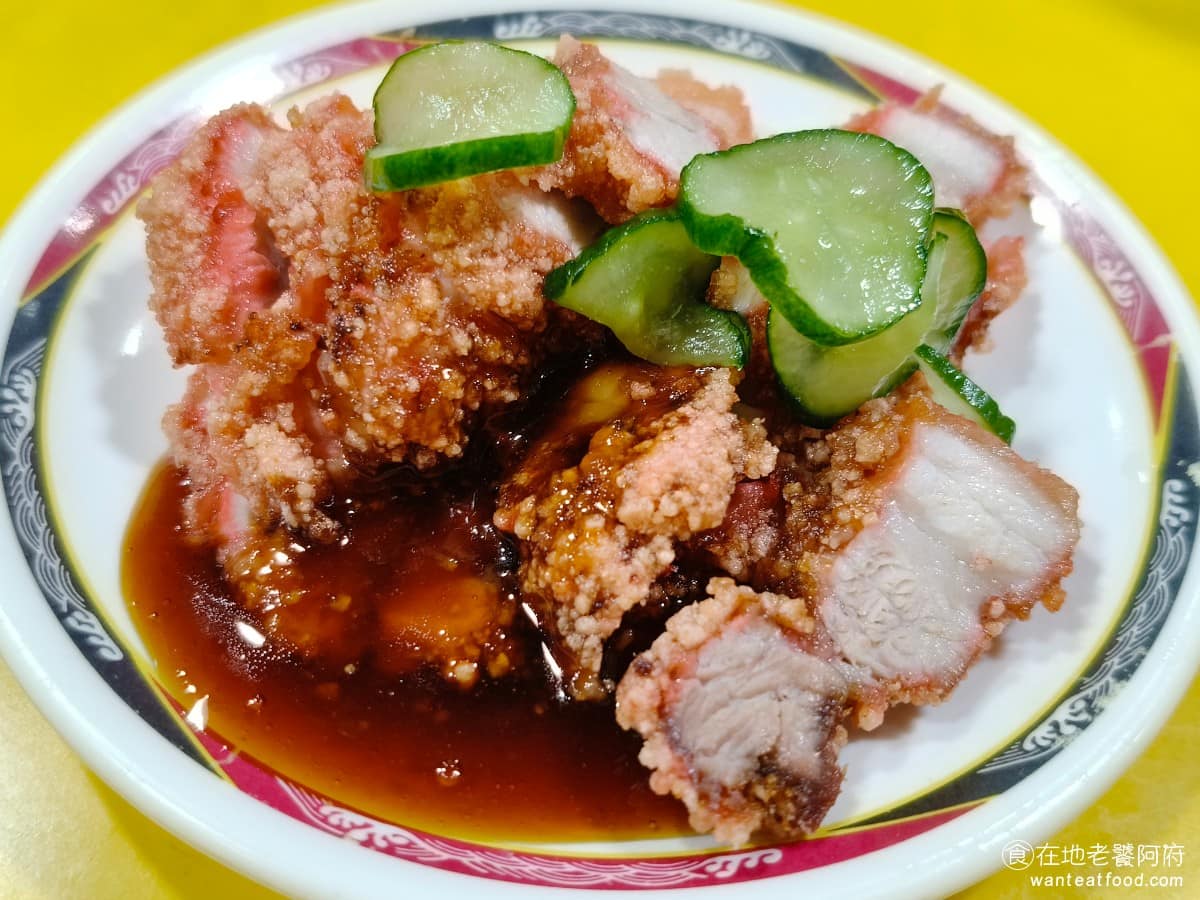 大陳記古早味麵店 大陳記古早味麵店菜單 大陳記古早味麵店推薦 內湖區美食 內湖美食 港墘美食 紅燒肉五花 紅燒肉分五花和瘦肉兩種，直接建議點五花，《大陳記古早味麵店》的紅燒肉，肉質本身偏硬，如果點瘦肉，有時候硬到難以下嚥，五花雖然帶點肥肉，但肉質相對軟很多。 @在地老饕阿府