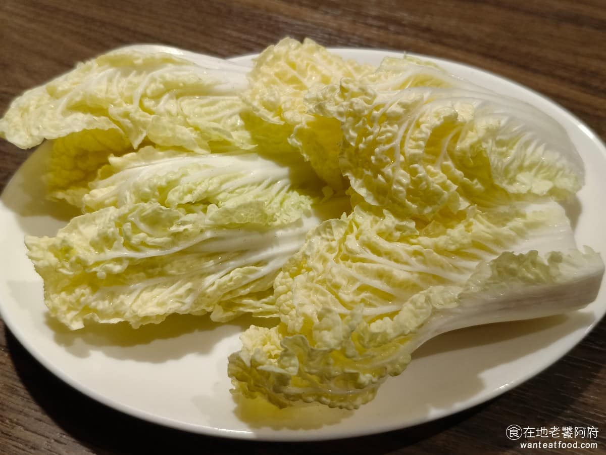 宣牛溫體牛肉火鍋光復店 宣牛溫體牛肉火鍋光復店菜單 宣牛溫體牛肉火鍋光復店推薦 大安區美食 娃娃菜 這裡蔬菜的品質，都是有挑選過的，葉子都非常的漂亮。 @在地老饕阿府