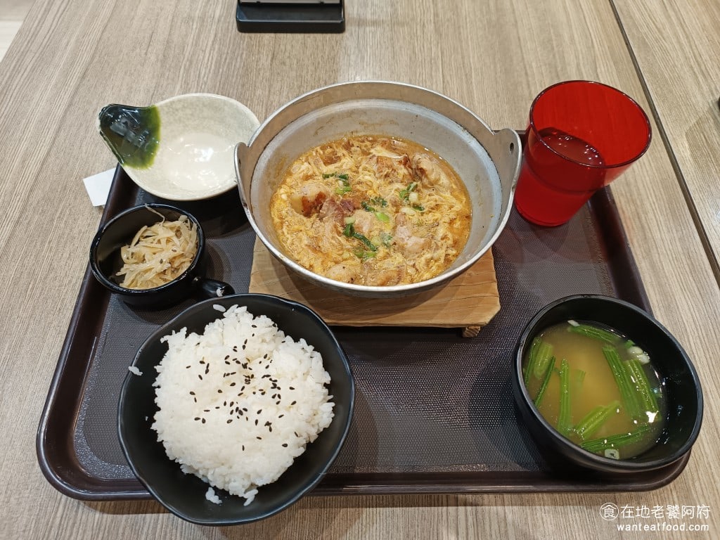 內湖美食 平價美食 平民美食 內湖家樂福 日式定食 親子丼 珍有福 Joyfull 親子丼飯 @在地老饕阿府