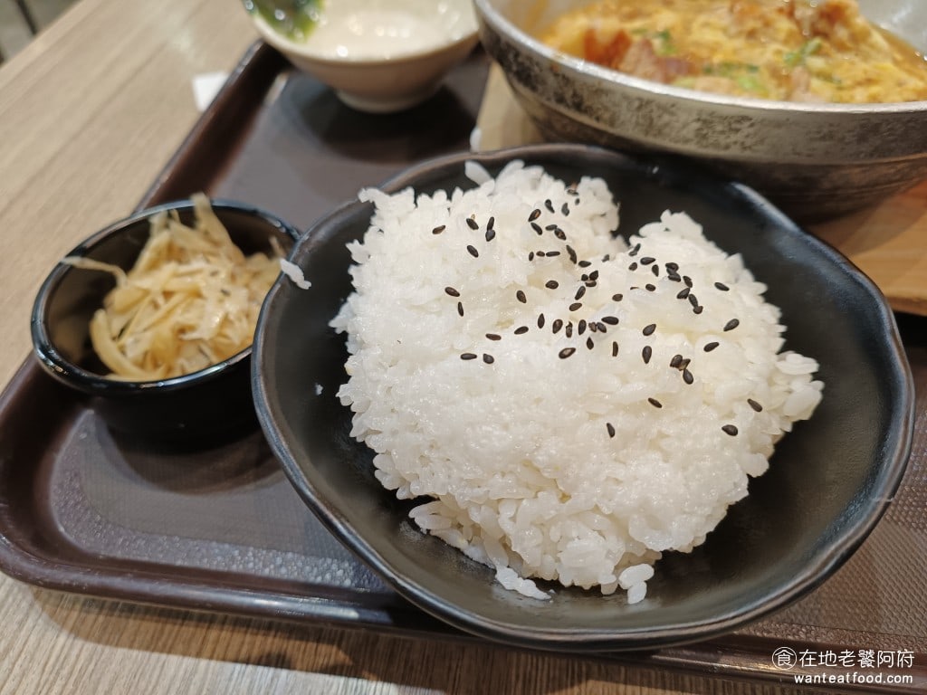 內湖美食 平價美食 平民美食 內湖家樂福 日式定食 親子丼 珍有福 Joyfull 附白飯 和 牛蒡絲 @在地老饕阿府