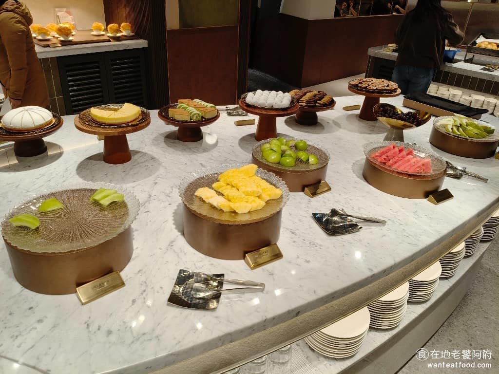 朵頤牛排台北新光站前店 朵頤牛排台北新光站前店菜單 朵頤牛排台北新光站前店推薦 中正區美食 水果區 種類有台南沙崙祕境、菲律賓鳳梨、屏東高樹蜜棗、南投竹山西瓜、高雄燕巢芭樂、苗栗竹南巨峰葡萄。 @在地老饕阿府