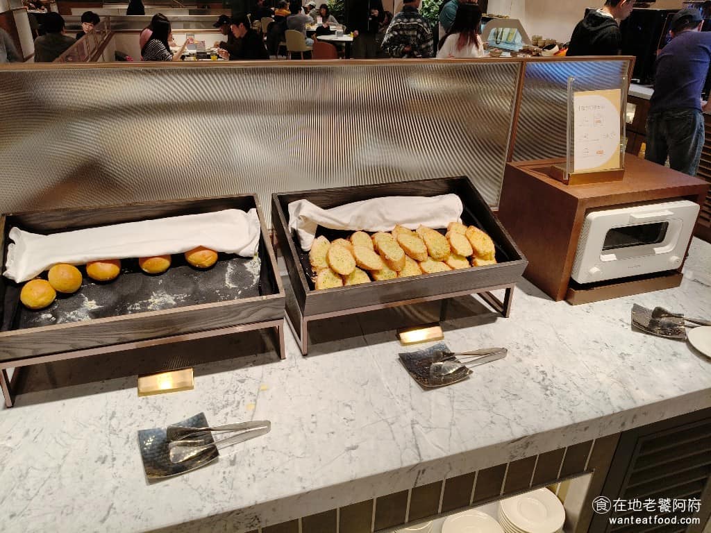 朵頤牛排台北新光站前店 朵頤牛排台北新光站前店菜單 朵頤牛排台北新光站前店推薦 中正區美食 烤麵包區 @在地老饕阿府