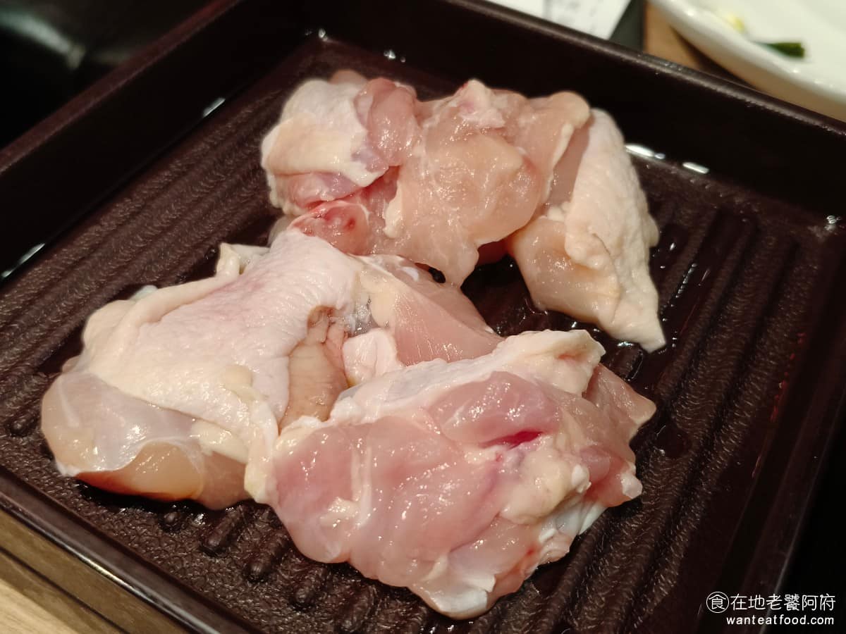 涮乃葉汐止遠雄店 涮乃葉汐止遠雄店菜單 涮乃葉汐止遠雄店推薦 汐止區美食 汐止美食 國產舒康雞肉 肉質偏嫩滑,不會乾柴,煮久了也不會太硬,適合不敢吃太多肥肉的人。 @在地老饕阿府