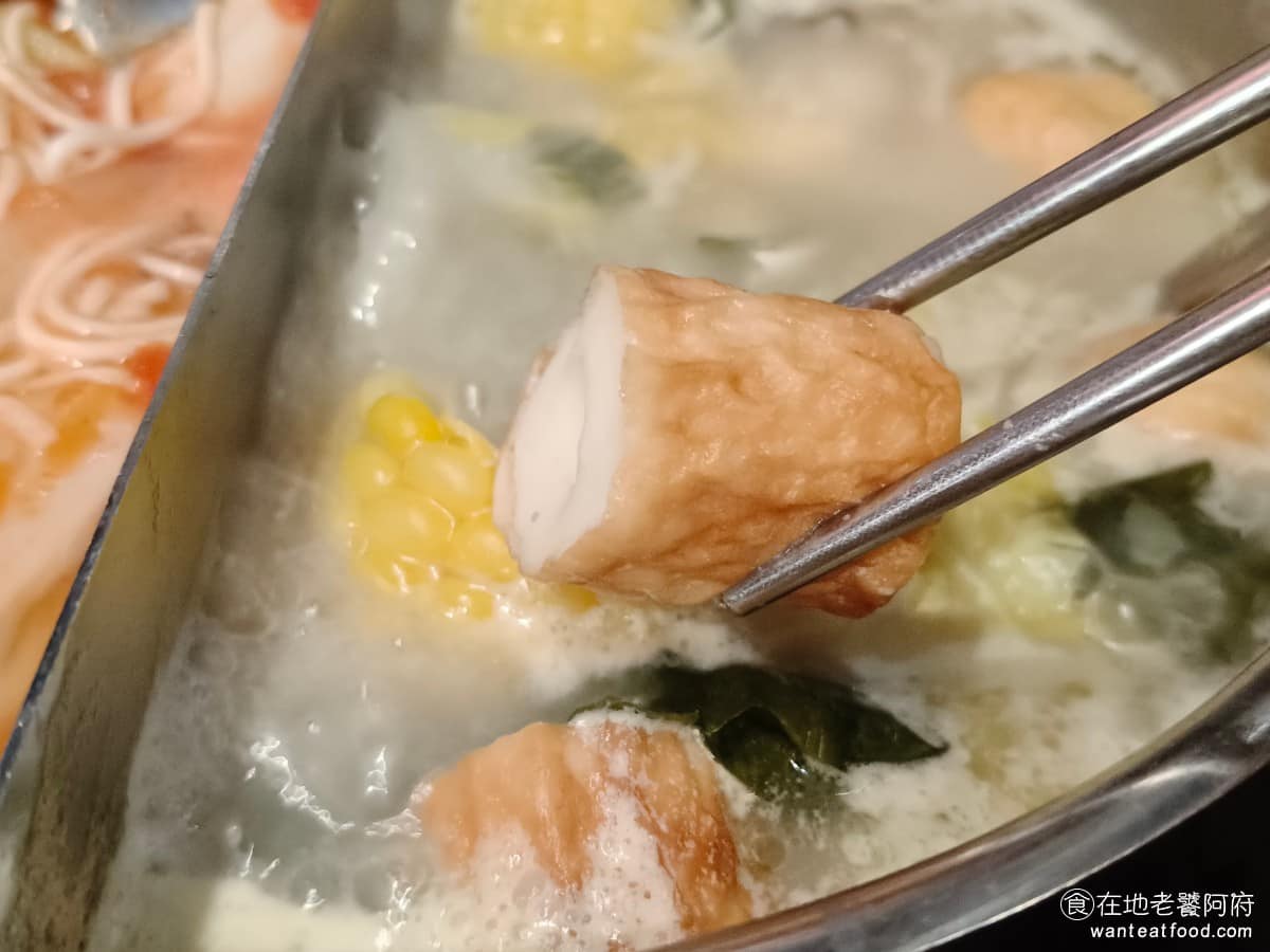 涮乃葉汐止遠雄店 涮乃葉汐止遠雄店菜單 涮乃葉汐止遠雄店推薦 汐止區美食 汐止美食 雖然火鍋料的種類不多,但每一樣吃起來口感都很不錯,像是竹輪、甜不辣、QQ蛋,口感都很軟嫩,吃起來也非常入味。其中甜不辣真的很好吃。 @在地老饕阿府
