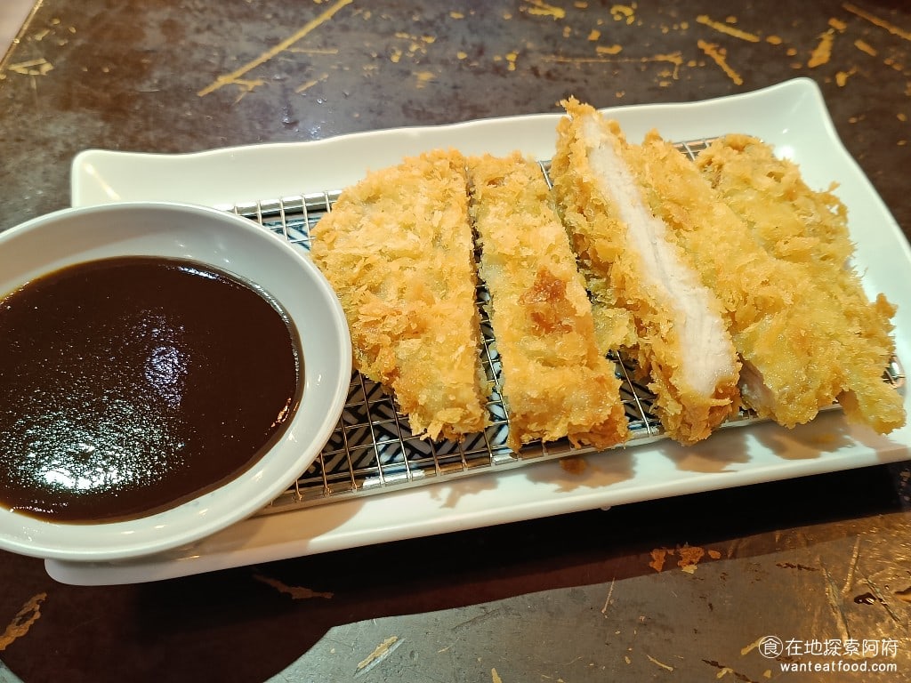 滝禾製麵所-內湖江南店 滝禾製麵所-內湖江南店菜單 滝禾製麵所-內湖江南店價格 內湖區美食 炸豬排 100 元 我們原本是要點炸唐揚雞的,只不過賣完了,所以才點了炸豬排。點炸豬排會送一盤燙青菜,還不錯。 @在地老饕阿府