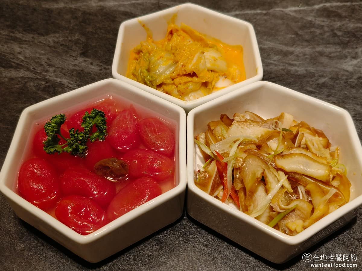 白玉樓經典台菜 (台北統一時代店7F (台北統一時代店7F菜單 (台北統一時代店7F推薦 還有簡單便宜的小菜可以搭配,每份都是90元左右 @在地老饕阿府