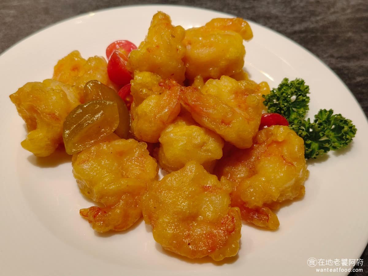 白玉樓經典台菜 (台北統一時代店7F (台北統一時代店7F菜單 (台北統一時代店7F推薦 蜜汁金橘蝦球 蝦子每一隻都很大隻,口感很脆不會太硬,水準不錯,金棗醬汁的調味很舒服,味道不會太鹹,帶一點果香甜度。 @在地老饕阿府