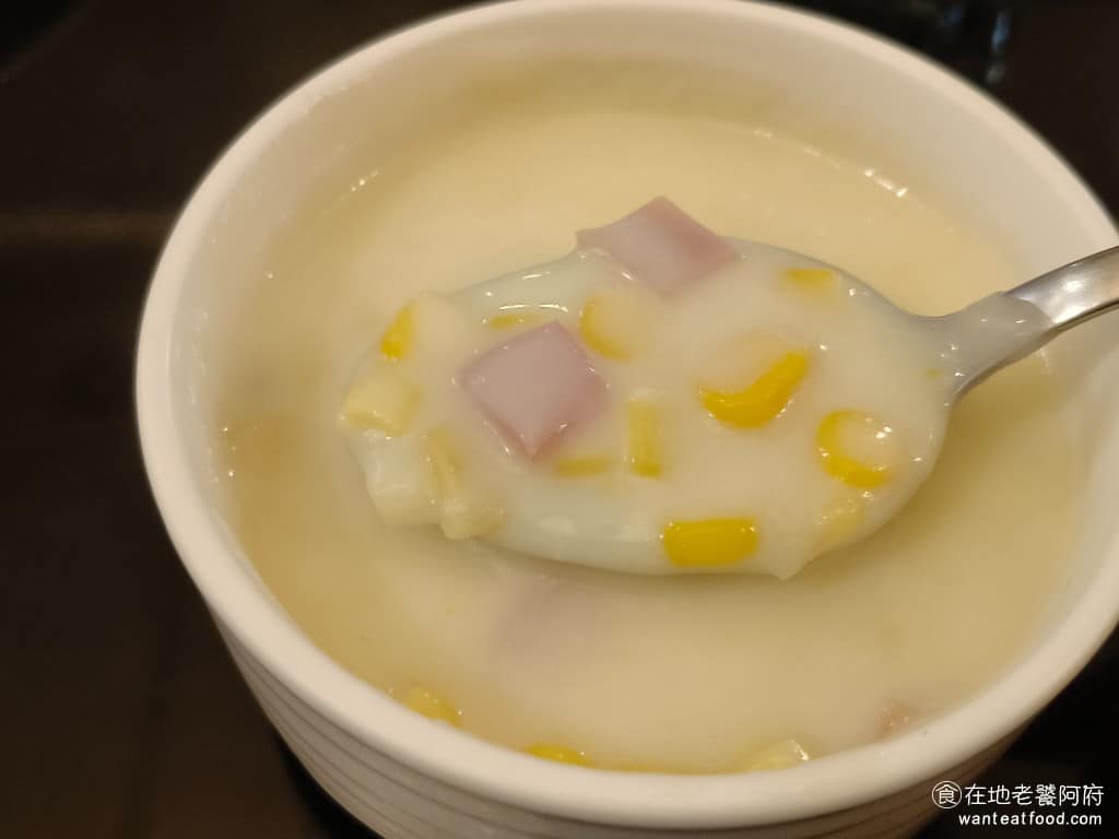 布克湖義式坊 布克湖義式坊菜單 布克湖義式坊推薦 內湖區美食 內湖美食 文德站美食 義式料理 義大利麵 料的比例真的很高,常常湯都喝完了,料卻還沒吃完,如果想要再多一味,可以灑一點黑胡椒,吃起來會更香。 @在地老饕阿府