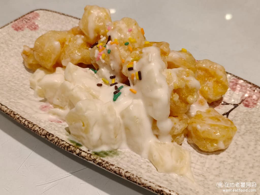 湘民小館 湘民小館菜單 湘民小館推薦 松山區美食 松山美食 台北小巨蛋美食 中式料理 熱炒 鳳梨蝦球 鳳梨蝦球看起來小小一盤,但蝦子的數量和鳳梨的數量都給得很多。 @在地老饕阿府