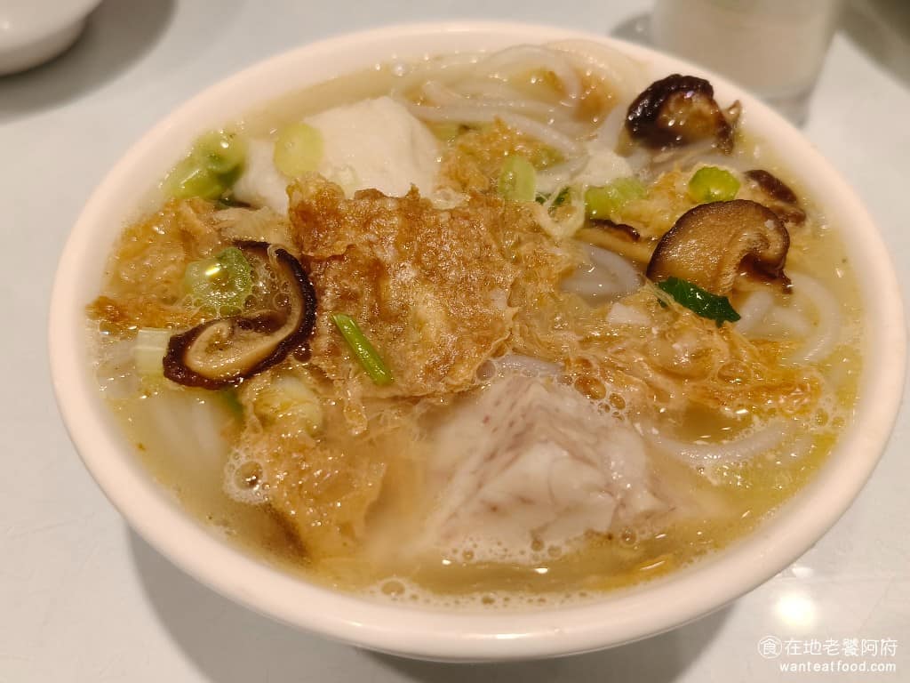 湘民小館 湘民小館菜單 湘民小館推薦 松山區美食 松山美食 台北小巨蛋美食 中式料理 熱炒 湯頭喝起來鮮美清香,完全不油膩,越煮越入味,吃到後面,由於芋頭完全煮爛,芋頭的香氣也會越來越重,香菇、芋頭、豆皮,混在一起真的很香,我一個人就吃了好幾碗。 @在地老饕阿府