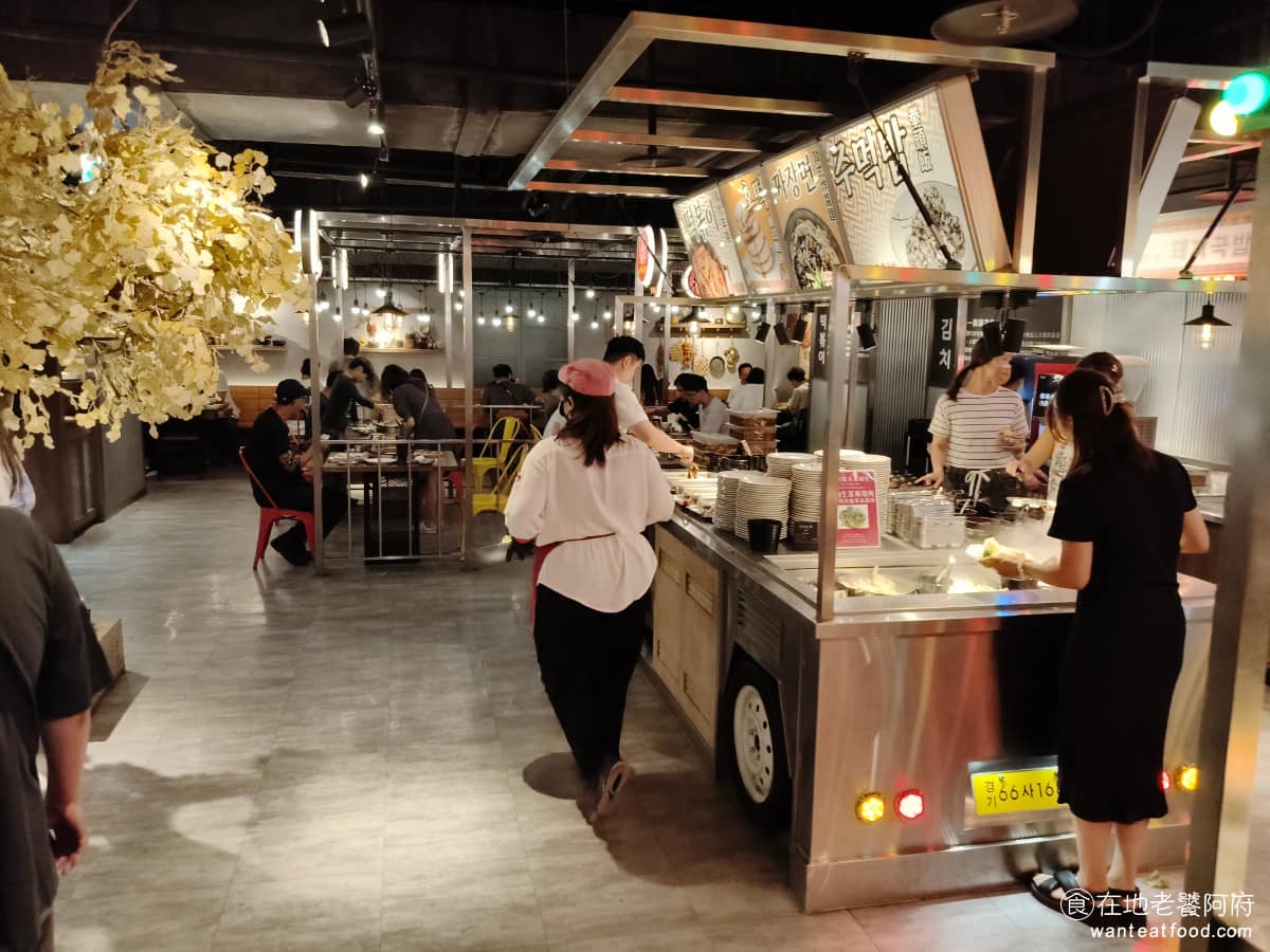 高麗園銅盤烤肉 Citylink南港市場 Citylink南港市場菜單 《高麗園》最早可以追溯到 1960 年代的西門町，一開始只是一間韓式小餐館，靠著正統的韓國飲食文化跟醃漬手法，慢慢累積口碑，一路經營到現在，已經超過一甲子的時間。 @在地老饕阿府