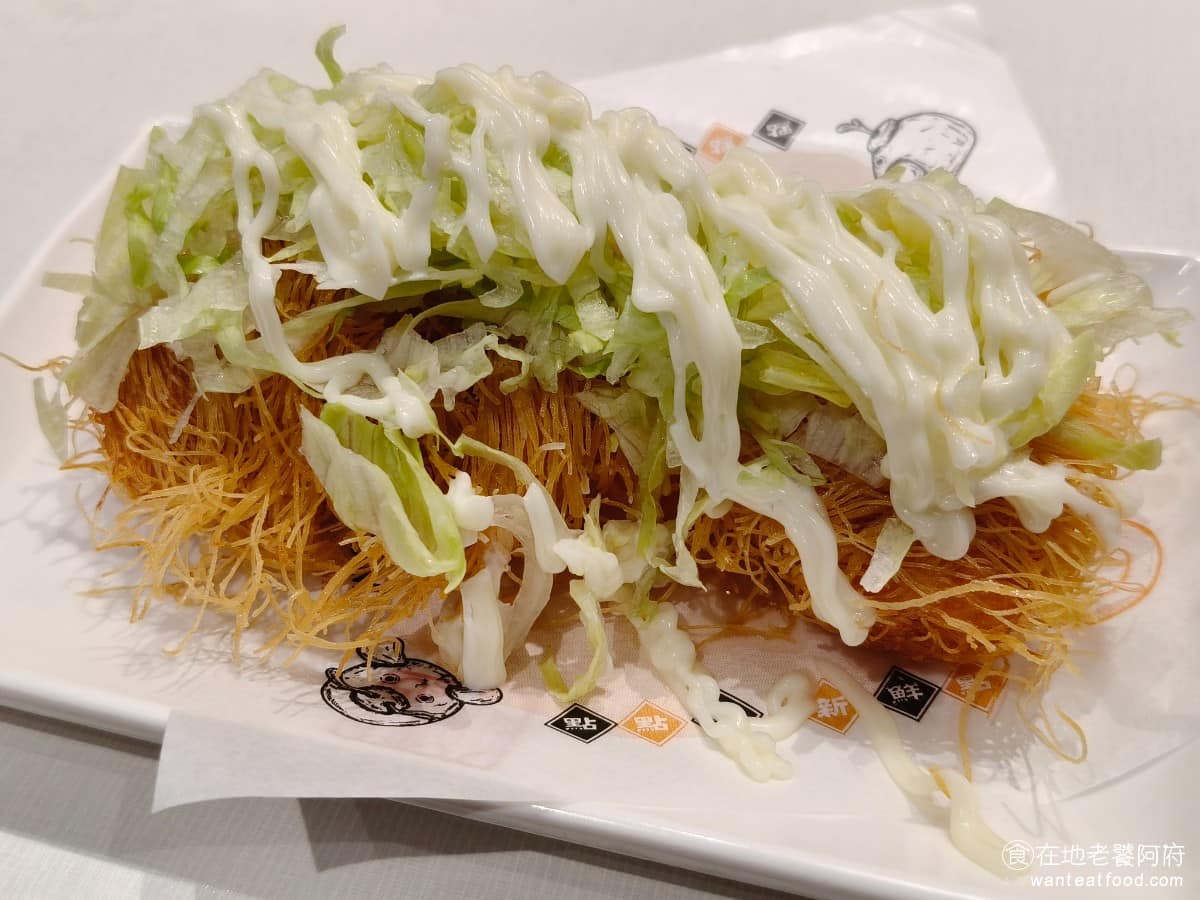 點點心台灣林口三井店 點點心台灣林口三井店菜單 點點心台灣林口三井店推薦 林口區美食 林口美食 金絲龍鬚蝦 外層金絲麵衣炸得非常酥脆,咬下去喀滋聲明顯,裡面的蝦肉口感出乎意料地軟,上頭淋了豐富的美乃滋醬,吃起來不會太乾,整體搭配很順口。 @在地老饕阿府