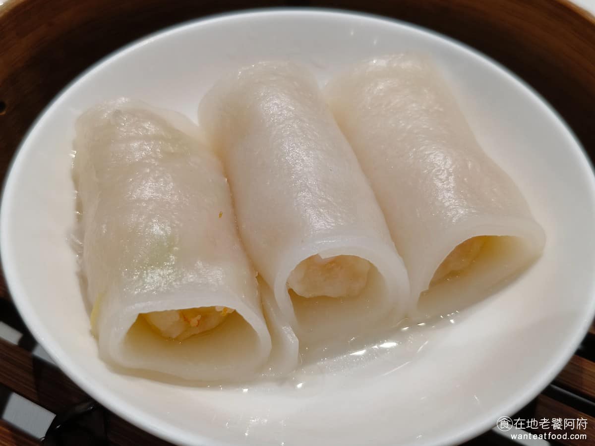 點點心台灣林口三井店 點點心台灣林口三井店菜單 點點心台灣林口三井店推薦 林口區美食 林口美食 韭黃鮮蝦腸粉 外型和一般腸粉差很多,更接近春捲的形狀,吃起來沒有一般腸粉皮滑嫩的感覺,外皮感覺偏乾,店家沒有附任何專用沾醬,要直接使用桌上的醬油,自行搭配,腸粉不給醬料,這樣的方式非常少見。 @在地老饕阿府