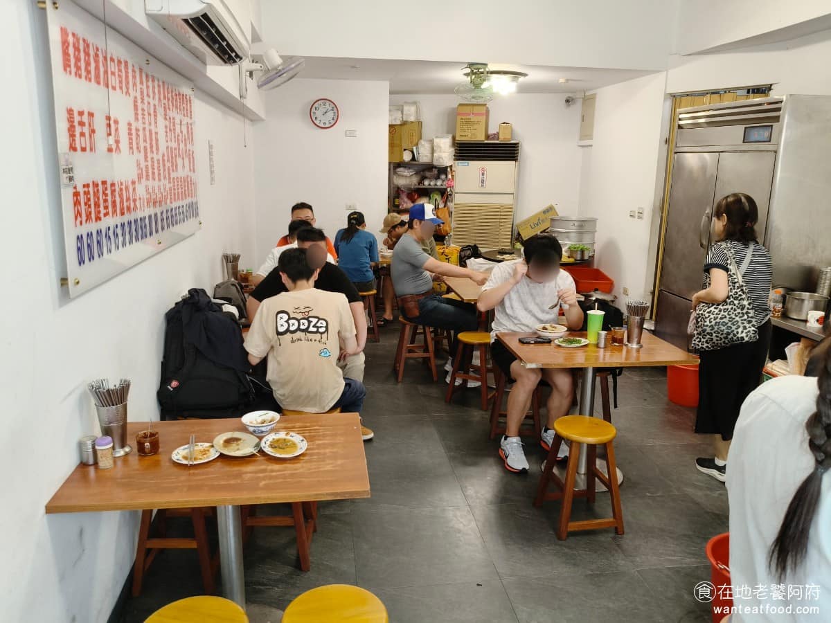 味家魯肉飯 味家魯肉飯菜單 味家魯肉飯推薦 信義區美食 信義美食 市政府美食 這些年隨著周邊松菸文創園區發展起來，加上大巨蛋啟用，店家也做過一次整理，加裝了冷氣，用餐環境比早年的狀態好上不少。 @在地老饕阿府