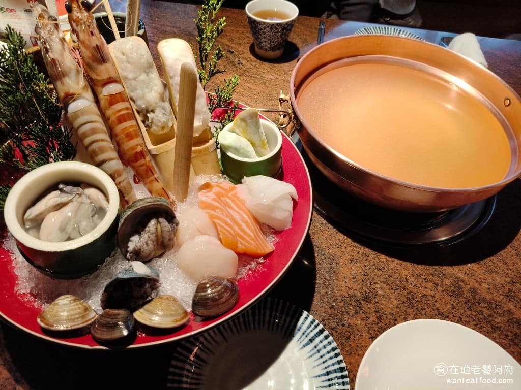 欣葉SHABU SHABU SHABU菜單 SHABU推薦 極品明蝦雙人鍋 這是店內最暢銷的經典鍋肴，使用100公克以上，來自澎湖或東北角海域的野生明蝦。 @在地老饕阿府