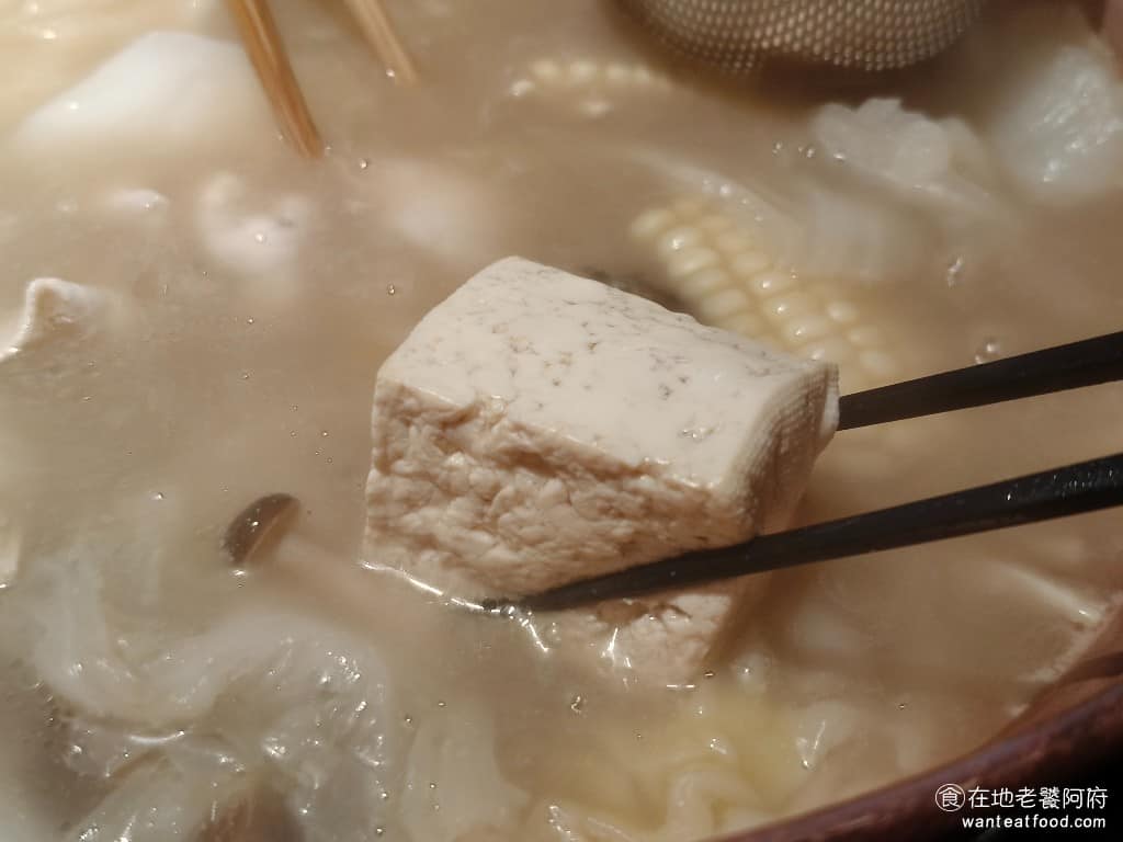 欣葉SHABU SHABU SHABU菜單 SHABU推薦 這裡的豆腐，非常扎實有份量，而且很重，每一口都吃得到豆香味。 @在地老饕阿府