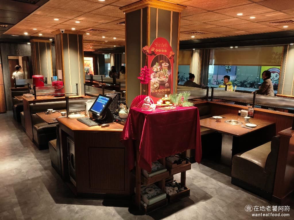 欣葉SHABU SHABU SHABU菜單 SHABU推薦 店內的裝潢，保留了 1981 年開業至今的日式風格，座位都有沙發和隔檔，桌面也很寬敞，舒適度很不錯。 @在地老饕阿府