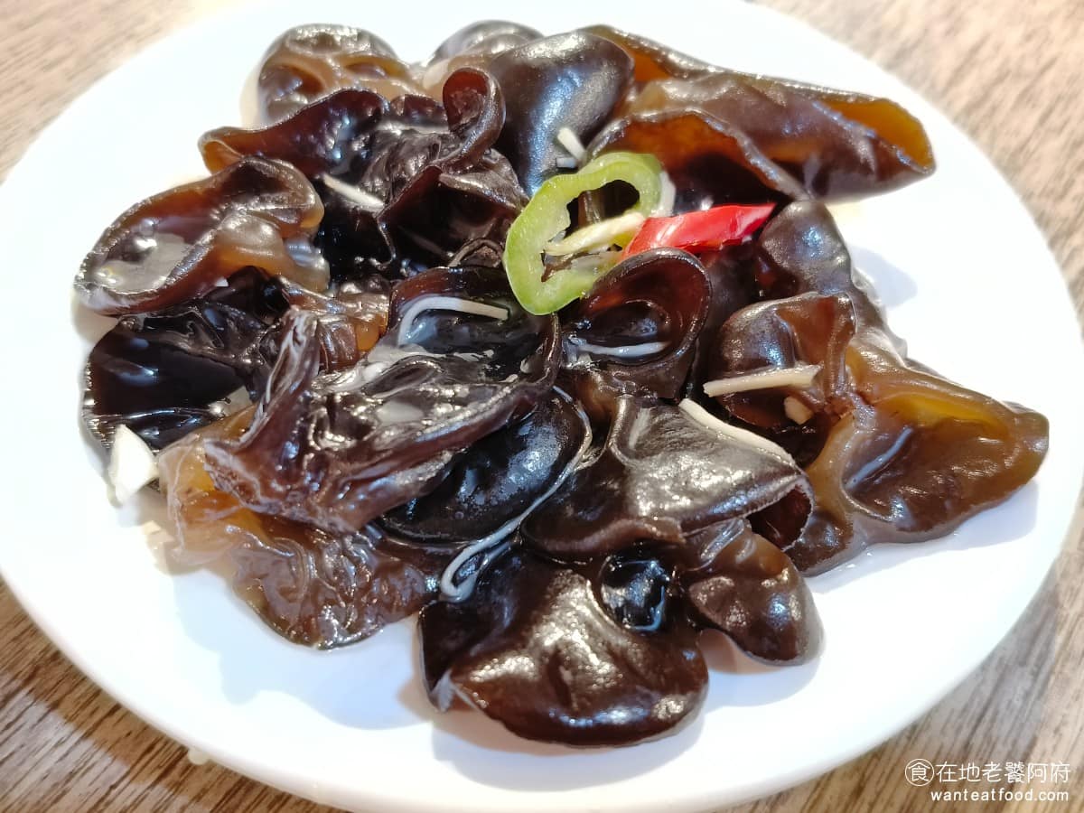 蘇杭點心店 蘇杭點心店菜單 蘇杭點心店推薦 中正區美食 中正美食 古亭美食 中式料理 小籠包 小菜黑木耳 小菜都很好吃,但要提早來,不然都會先賣光。 @在地老饕阿府