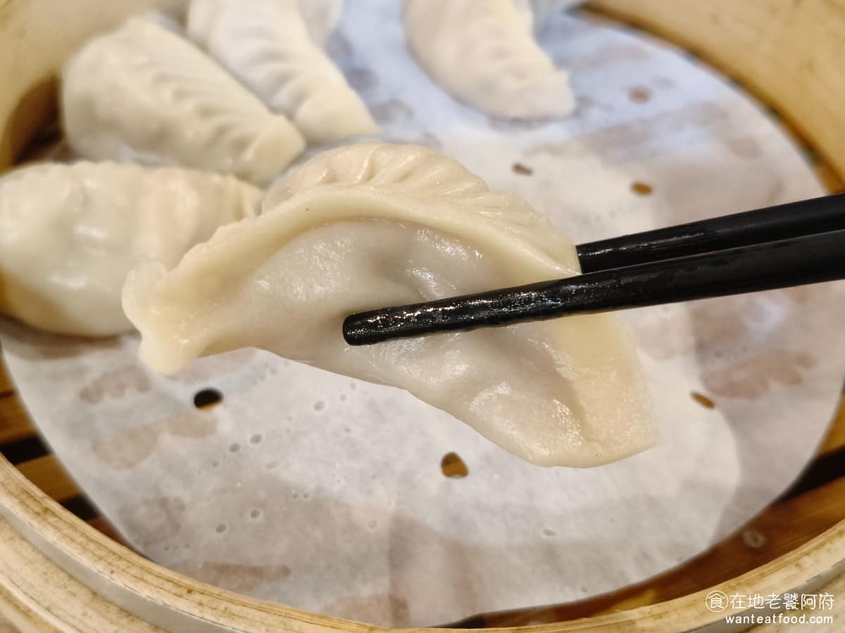 蘇杭點心店 蘇杭點心店菜單 蘇杭點心店推薦 中正區美食 中正美食 古亭美食 中式料理 小籠包 蝦仁醃製的很夠味,所以我覺得比原味小籠包更好吃,推薦給口味偏重的人。 @在地老饕阿府