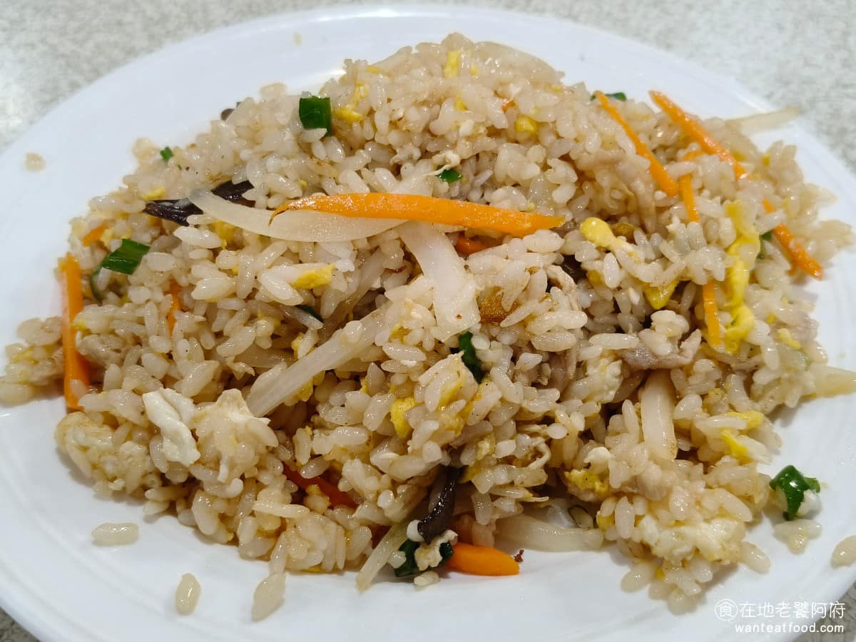 心蘭餐廳 心蘭餐廳菜單 心蘭餐廳推薦 龍潭區美食 龍潭美食 台式料理 活魚 炒飯小份 炒飯炒得非常有水準，帶有鍋氣，米心都炒到全熟，所以吃起來不會太硬。 @在地老饕阿府