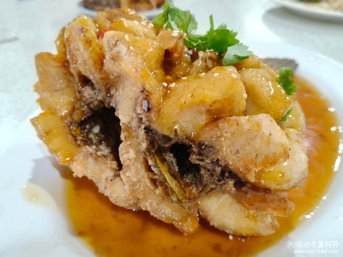 心蘭餐廳 心蘭餐廳菜單 心蘭餐廳推薦 龍潭區美食 龍潭美食 台式料理 活魚 糖醋醬汁酸甜均衡，魚肉外酥內嫩，吃起來確實不錯，魚肉很鮮美，沒什麼土味。但吃的時候要留意，魚刺真的多。 @在地老饕阿府