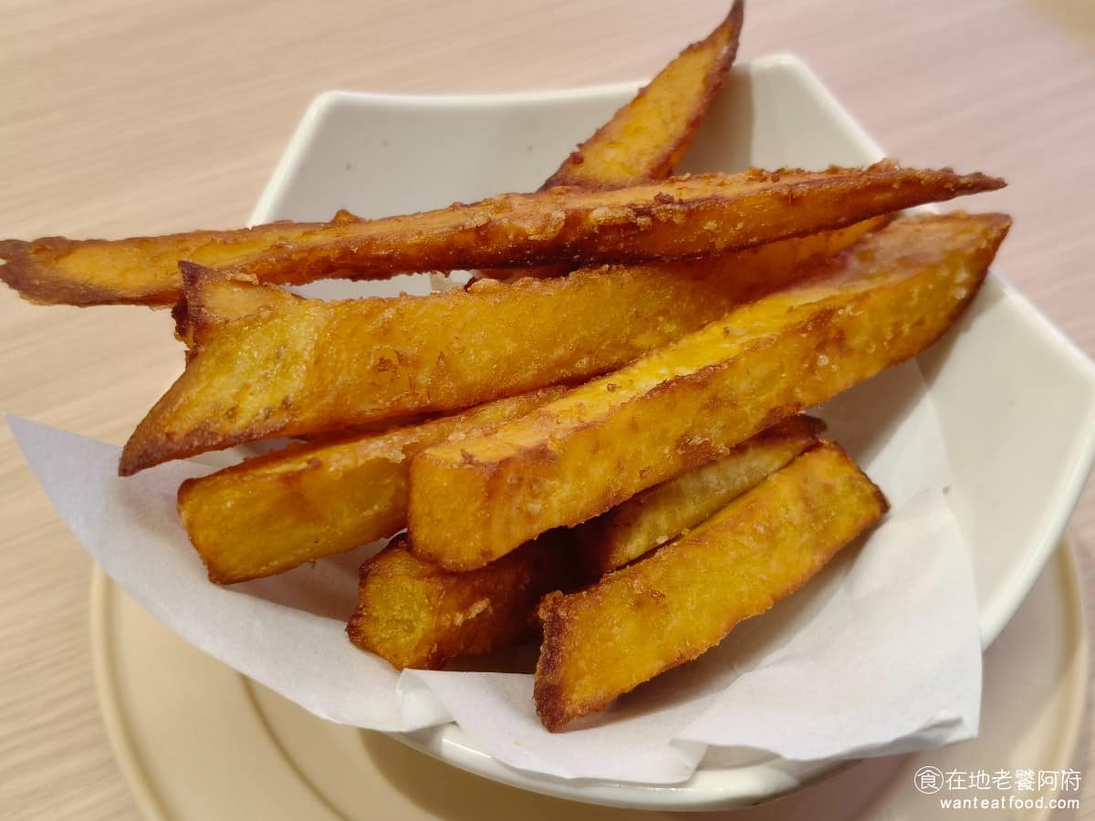 スシロー壽司郎台北內湖美麗華店 スシロー壽司郎台北內湖美麗華店菜單 地瓜薯條 炸得酥脆地瓜，份量充足吃起來簡單直接，適合配著壽司一起點。 @在地老饕阿府