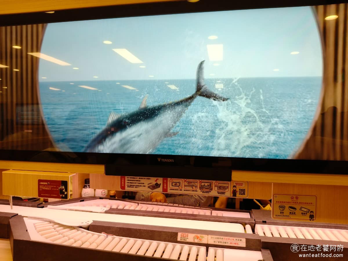 スシロー壽司郎台北內湖美麗華店 スシロー壽司郎台北內湖美麗華店菜單 多了小遊戲，雖然增加了趣味性，但會一直讓點餐的過程被打斷，其實多玩幾次之後，會覺得很煩。 @在地老饕阿府