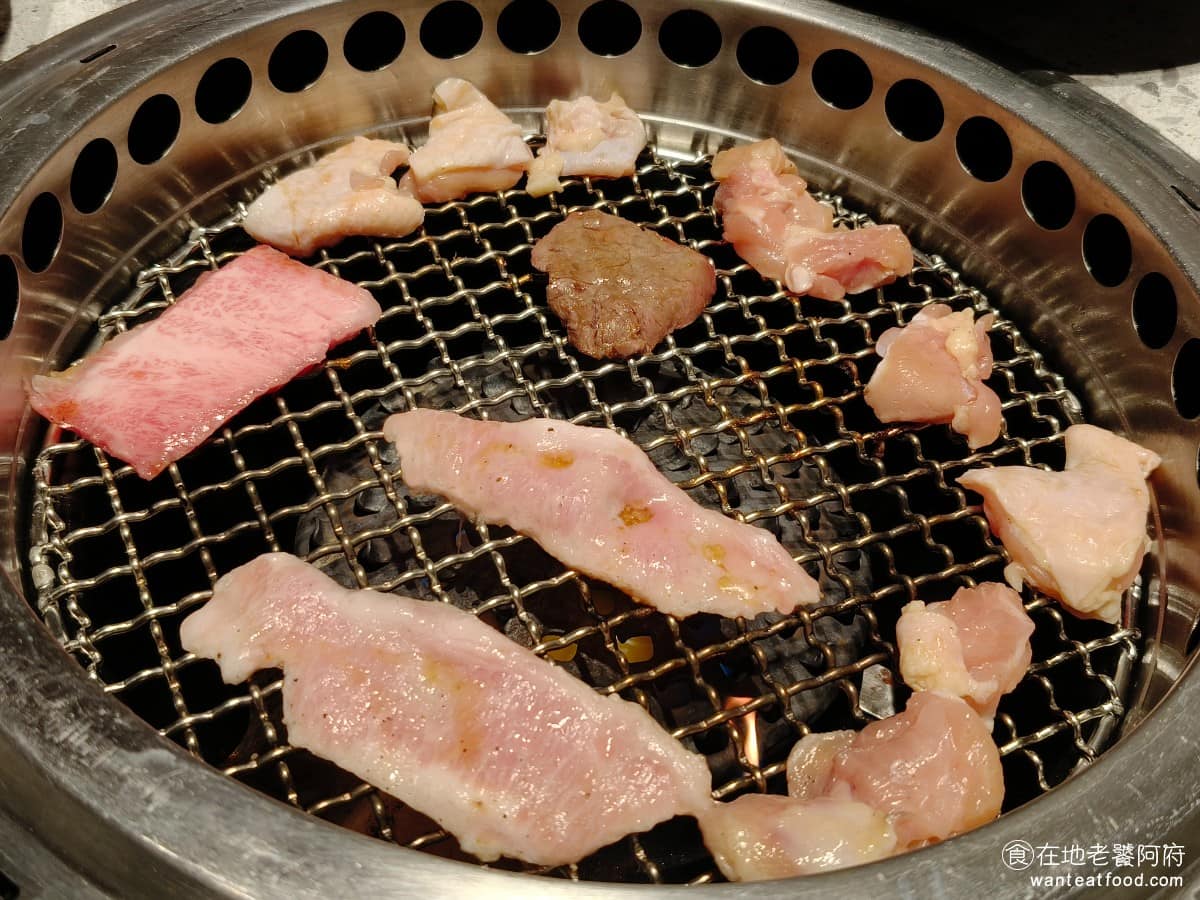 京昌園日式燒肉餐廳南港店 京昌園日式燒肉餐廳南港店菜單 京昌園日式燒肉餐廳南港店推薦 上菜速度很快，店員換烤網也很積極，服務品質不錯。 @在地老饕阿府
