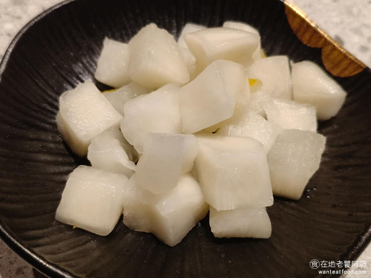 京昌園日式燒肉餐廳南港店 京昌園日式燒肉餐廳南港店菜單 京昌園日式燒肉餐廳南港店推薦 柚子蘿蔔 這吃起來超級清爽，帶有淡淡的柚子香味，蘿蔔吃起來口感偏脆，又不會太硬，非常推薦點一份來搭配。 @在地老饕阿府