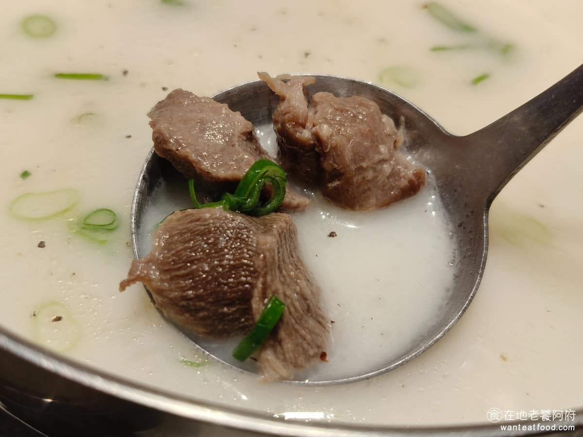 京昌園日式燒肉餐廳南港店 京昌園日式燒肉餐廳南港店菜單 京昌園日式燒肉餐廳南港店推薦 湯喝起來清爽不油膩，不管是搭配燒肉解膩，還是單純喝湯，都很適合，非常推薦點這碗湯來搭配。 @在地老饕阿府