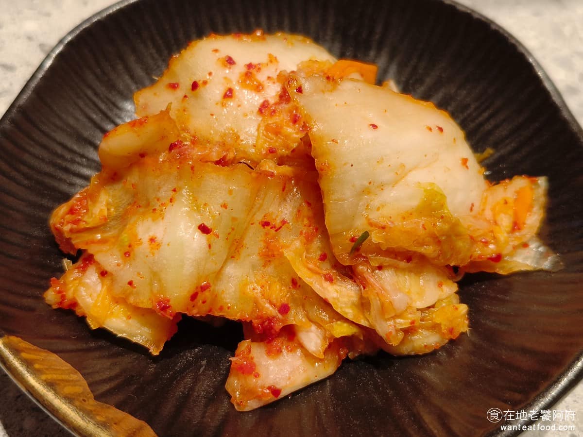 京昌園日式燒肉餐廳南港店 京昌園日式燒肉餐廳南港店菜單 京昌園日式燒肉餐廳南港店推薦 泡菜 泡菜的口感很溫和，吃起來完全不會辣，不用擔心因為辣度，會影響到其他食物的味道。 @在地老饕阿府