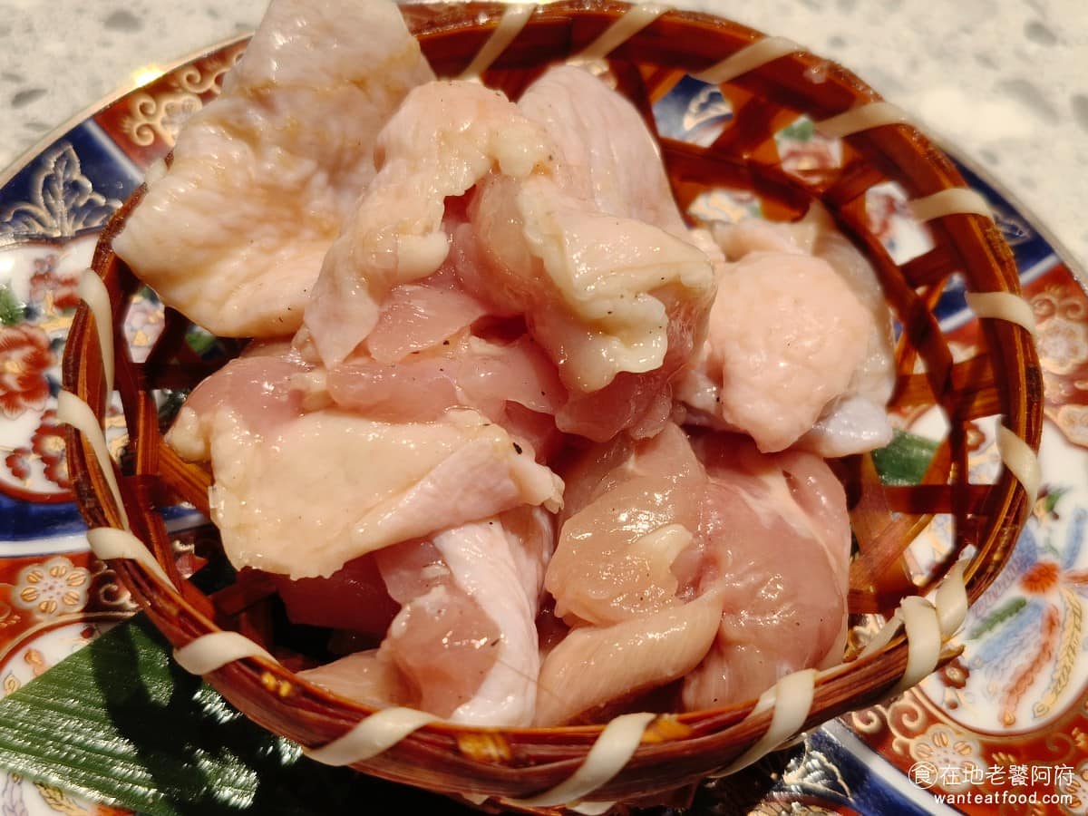 京昌園日式燒肉餐廳南港店 京昌園日式燒肉餐廳南港店菜單 京昌園日式燒肉餐廳南港店推薦 雞腿 雞腿肉也非常推薦點，因為這裡的火力非常強，所以放在邊緣烤，不用烤很久就能全熟。 @在地老饕阿府