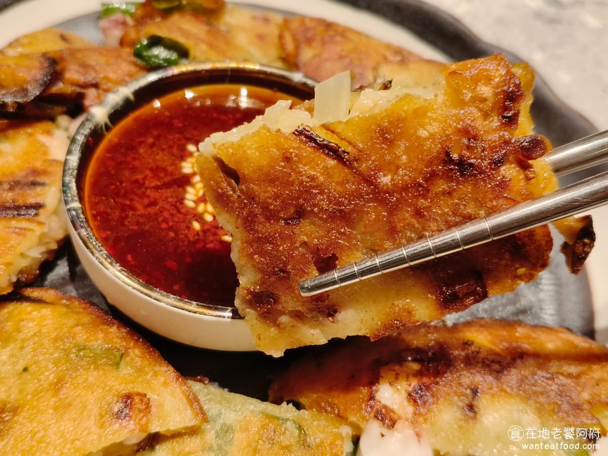 京昌園日式燒肉餐廳南港店 京昌園日式燒肉餐廳南港店菜單 京昌園日式燒肉餐廳南港店推薦 份量給得很多，厚度也很足夠，吃起來很有份量感，搭配的沾醬，口味偏鹹甜，完全不辣，大人小孩接受度都很高。 @在地老饕阿府