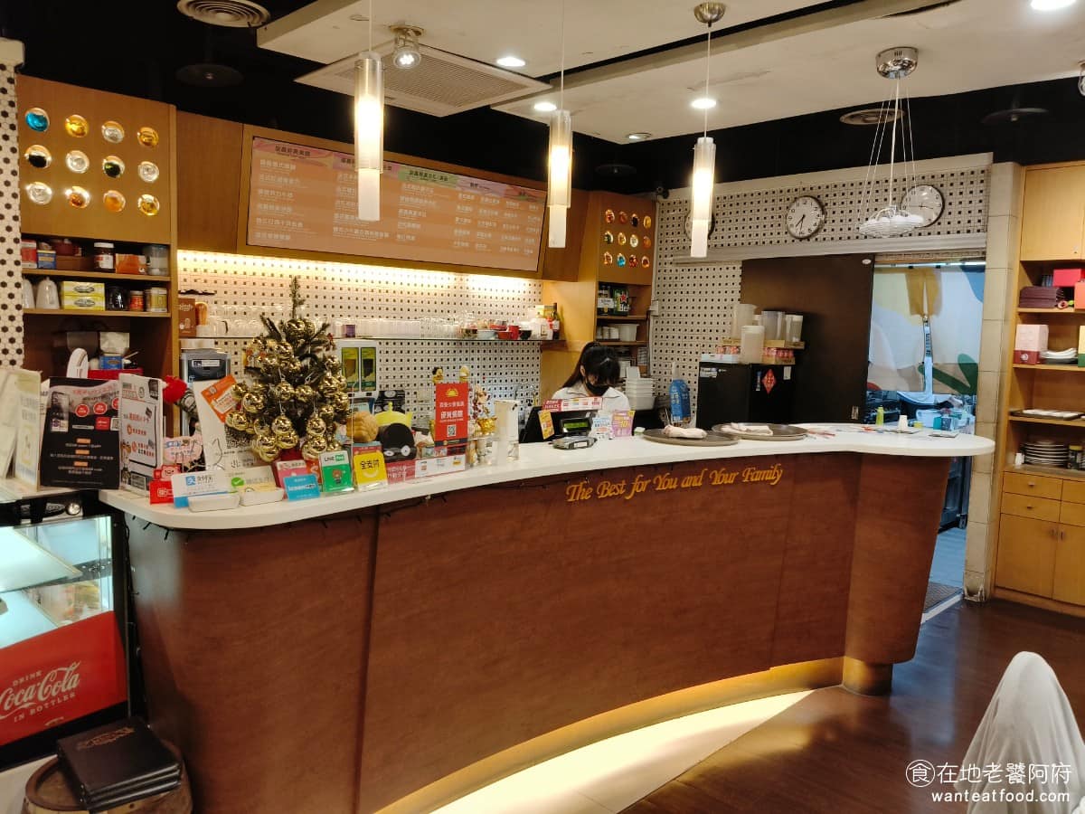 天母盛鑫花園餐廳 天母盛鑫花園餐廳菜單 天母盛鑫花園餐廳推薦 中山區美食 中山美食 劍南路站美食 《天母盛鑫》老闆的兒子取得法國藍帶廚藝學校證照後,在美麗華百樂園五樓另開分店,讓盛鑫的料理在口味上有了新的延伸,加入了義大利麵、燉飯等餐點,並結合台灣本地食材,如澎湖海虎蝦、本島鮮蔬等等。 @在地老饕阿府