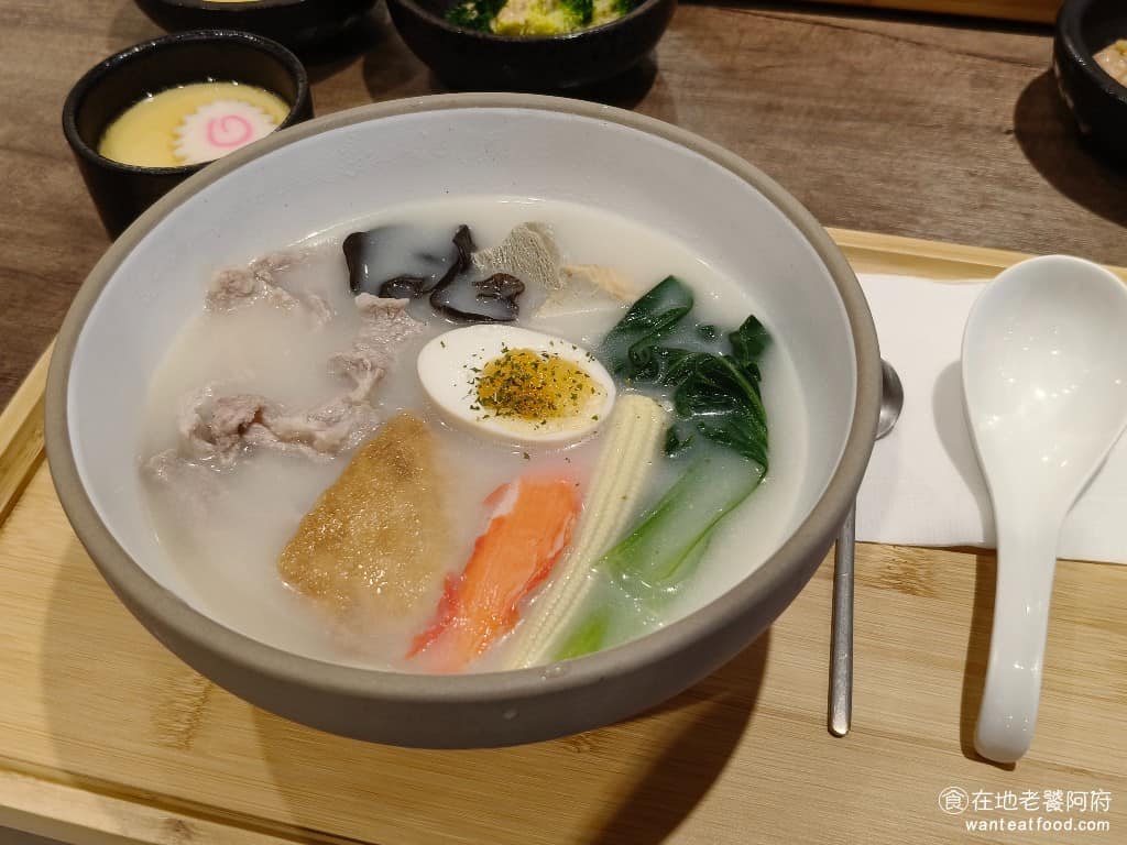 禾田烏龍 禾田烏龍菜單 禾田烏龍推薦 內湖區美食 內湖美食 日式料理 烏龍麵 豚骨白湯松阪豬 餐點主要都是單點,選擇完湯品後,再選擇主餐的肉類,可以選的肉有:松阪豬、培根牛肉、鮮嫩雞、鮮蝦蛤蠣。若升級成套餐,會包含茶碗蒸、黑糖芝麻豆腐,以及一杯飲料。 @在地老饕阿府