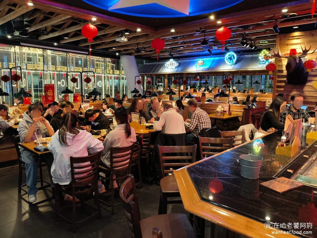 德州鮮切牛排松高店 德州鮮切牛排松高店菜單 德州鮮切牛排松高店推薦 信義區美食 信義美食 停車的話可以停微風松高的停車場，消費 500 元，可以折抵半小時，1000 元折抵 1 小時，最多折抵 3 小時，如果有微風卡，還有額外優惠。 @在地老饕阿府