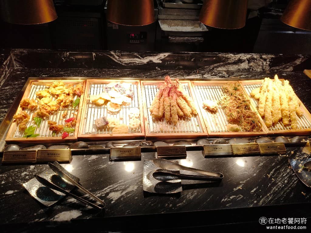 INPARADISE 饗饗微風信義店 饗饗微風信義店菜單 饗饗微風信義店推薦 美食 市政府美食 炸物區 有蟹肉起司可麗餅、唐揚雞肉、季節野菜、炸蝦天婦羅、花枝蓮藕、天婦羅、櫻花蝦野菜、大蝦天婦羅。 @在地老饕阿府