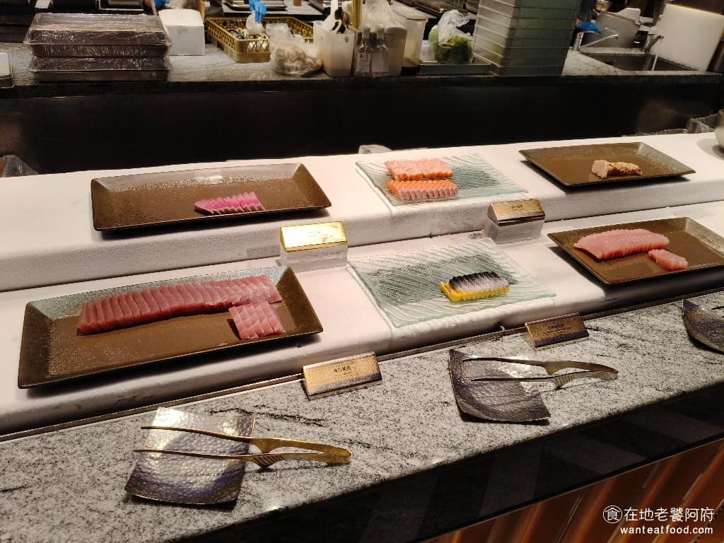 INPARADISE 饗饗微風信義店 饗饗微風信義店菜單 饗饗微風信義店推薦 美食 市政府美食 生魚片區 有日本水母、北寄貝、日本清肝、南方鮪魚、日本黃金魚、鮮切鮭魚、印度洋旗魚。 @在地老饕阿府