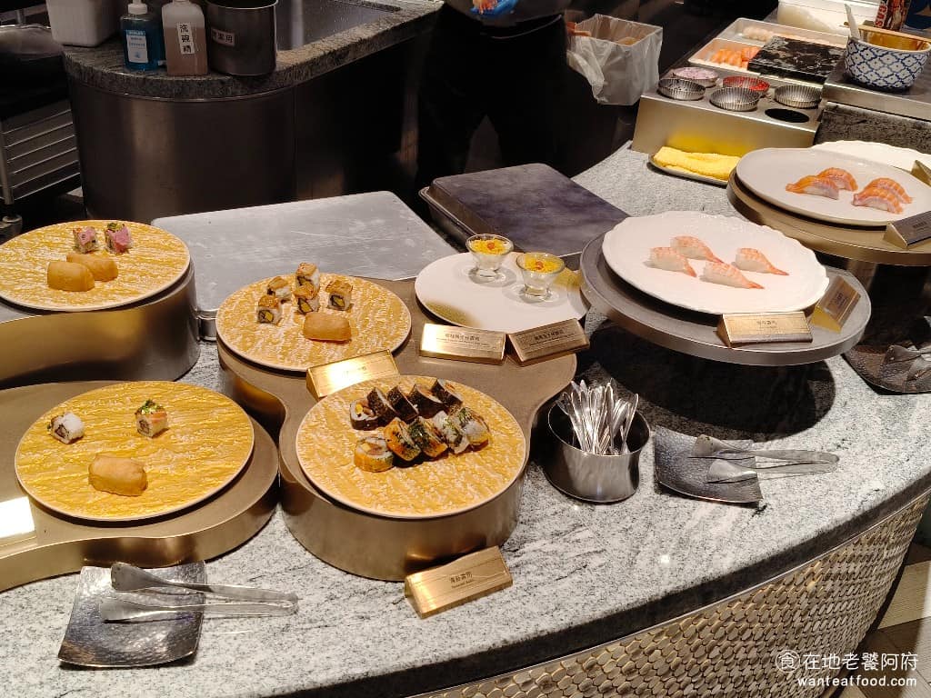 INPARADISE 饗饗微風信義店 饗饗微風信義店菜單 饗饗微風信義店推薦 美食 市政府美食 壽司區 有花壽司、煙燻牛肉加州捲、鮭魚親子加州捲、海苔壽司、新鰻加州捲、蝦握壽司、鮭魚握壽司、甜蝦握壽司。 @在地老饕阿府