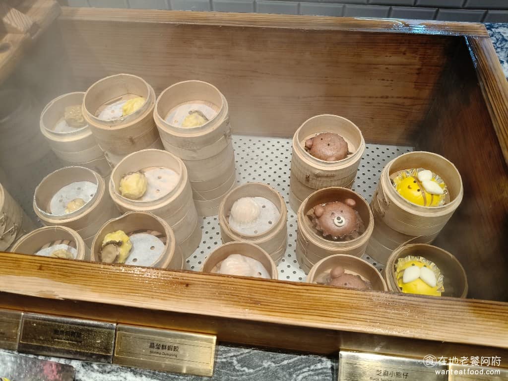 INPARADISE 饗饗微風信義店 饗饗微風信義店菜單 饗饗微風信義店推薦 美食 市政府美食 燒賣區 有奶黃嗡嗡包、芝麻小熊仔、晶瑩鮮蝦餃、鮑魚燒賣皇、麻辣鮮蝦燒賣、鳳爪、和叉燒蜂巢肚。 @在地老饕阿府